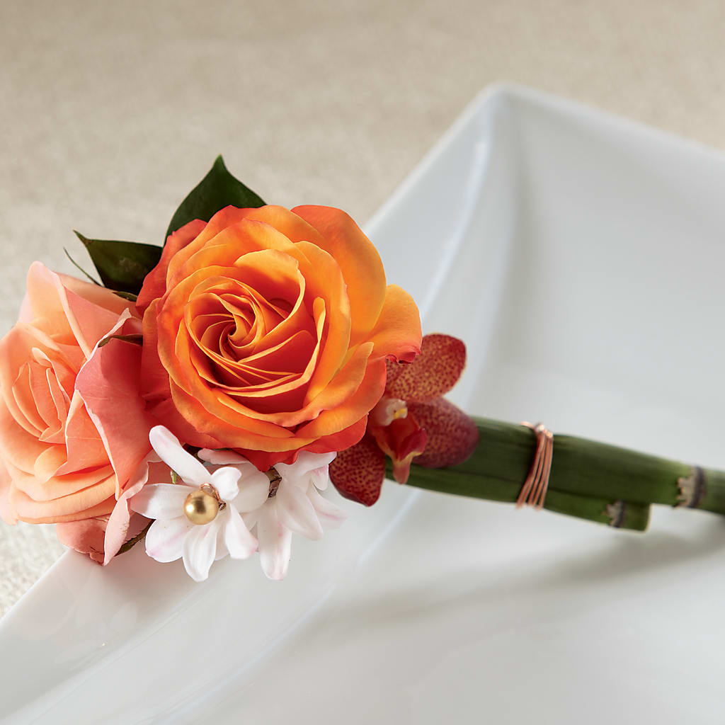 Sunset Dream Boutonniere – WALTON FLORIST & GIFTS, Walton KY