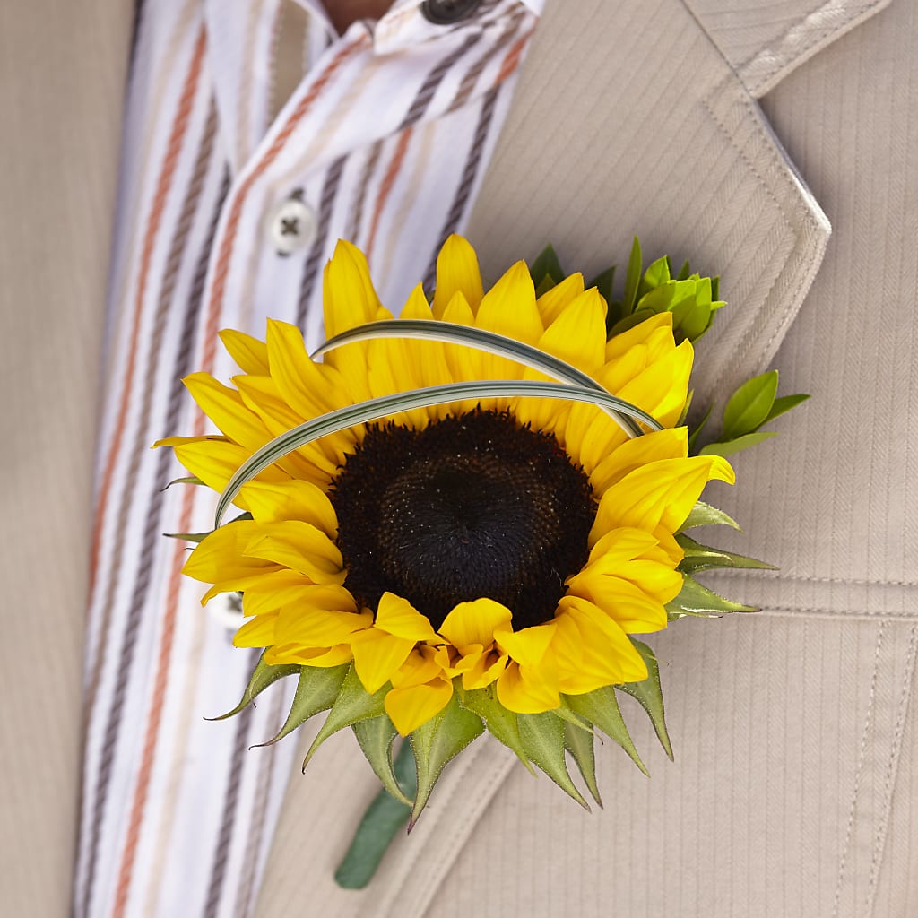 Free Spirit Boutonniere – WALTON FLORIST & GIFTS, Walton KY